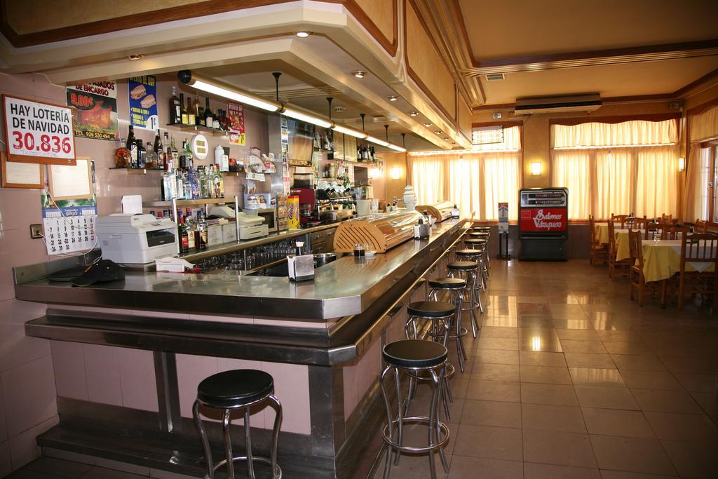 Hostal Santa Barbara Сокуэльямос Экстерьер фото