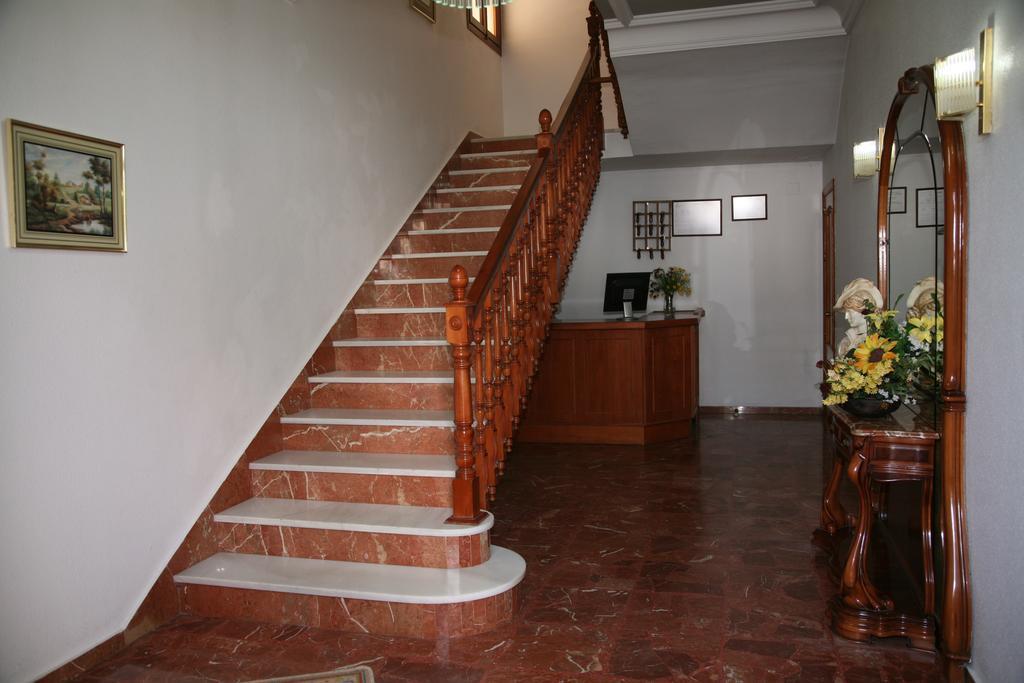 Hostal Santa Barbara Сокуэльямос Экстерьер фото