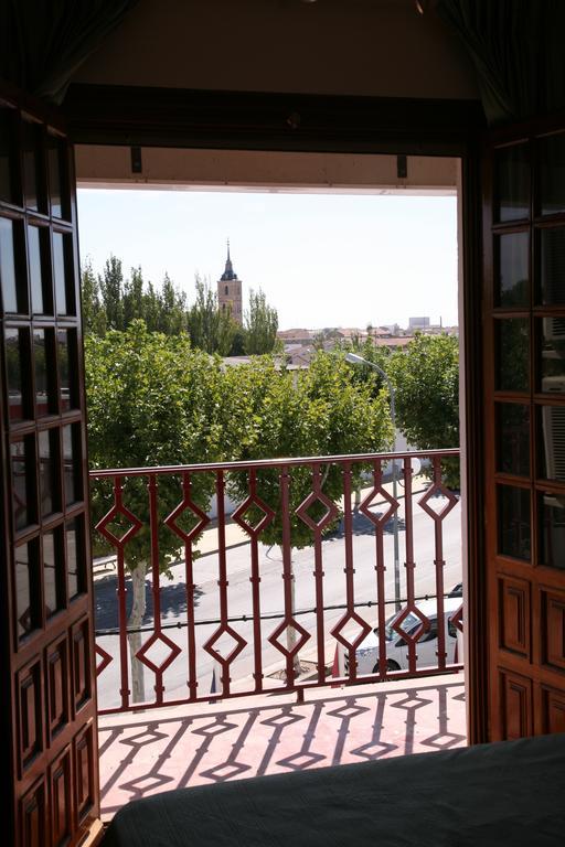 Hostal Santa Barbara Сокуэльямос Экстерьер фото