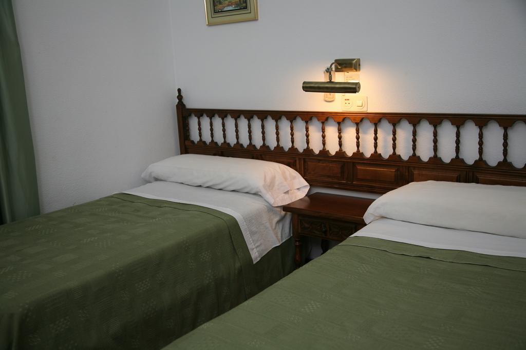 Hostal Santa Barbara Сокуэльямос Экстерьер фото